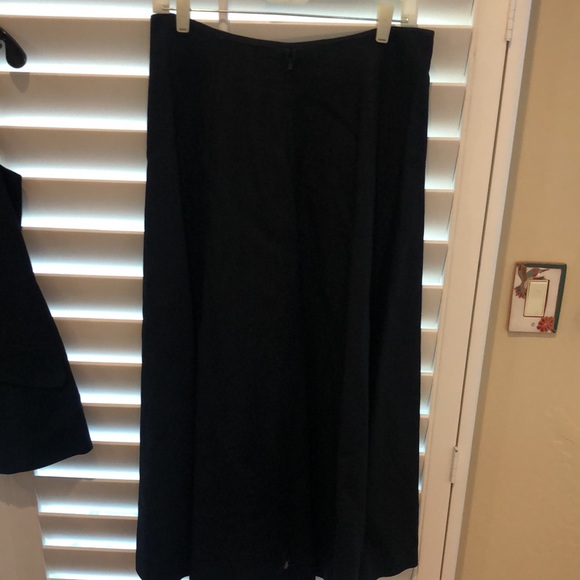 Black linen A line skirt. Matching sleeveless top listed separately. Good outfit - Picture 2 of 8